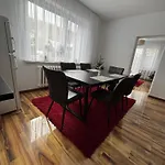 Z Tarasem Przy Kolejce Na Skrzyczne 100 Metrow Do Kolejki Mysliwska 98 Apartment