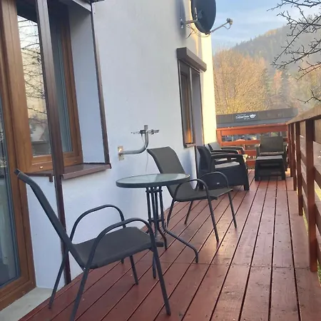 Z Tarasem Przy Kolejce Na Skrzyczne 100 Metrów Do Kolejki Myśliwska 98 Szczyrk