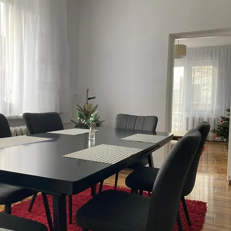 Z Tarasem Przy Kolejce Na Skrzyczne 100 Metrow Do Kolejki Mysliwska 98 Appartamento *