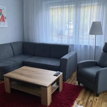 Apartmán Z Tarasem Przy Kolejce Na Skrzyczne 100 Metrow Do Kolejki Mysliwska 98 *