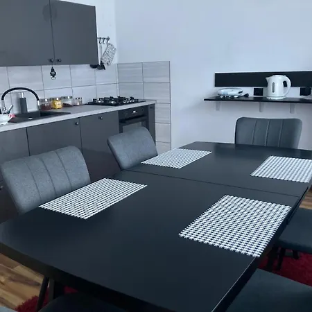 Mysliwska 98 Przy Kolejce Na Skrzyczne ,Apartament Z Tarasem , Studio ,Duzy Pokoj * Szczyrk