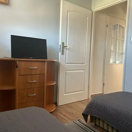 Mysliwska 98 Przy Kolejce Na Skrzyczne ,Apartament Z Tarasem , Studio ,Duzy Pokoj