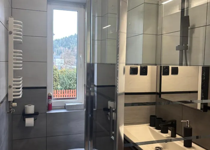 Apartmán Z Tarasem Przy Kolejce Na Skrzyczne 100 Metrow Do Kolejki Mysliwska 98 *