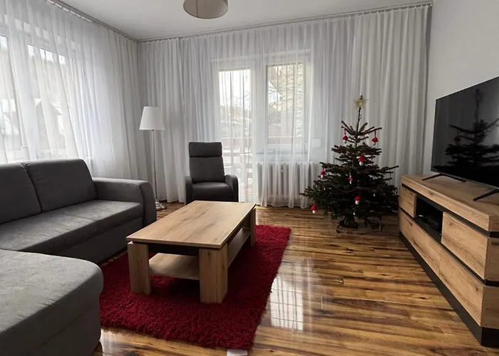 Z Tarasem Przy Kolejce Na Skrzyczne 100 Metrow Do Kolejki Mysliwska 98