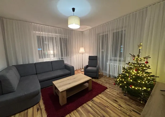 Z Tarasem Przy Kolejce Na Skrzyczne 100 Metrow Do Kolejki Mysliwska 98 *