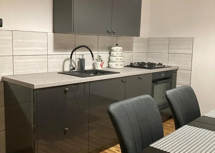 Apartmán Z Tarasem Przy Kolejce Na Skrzyczne 100 Metrow Do Kolejki Mysliwska 98 *