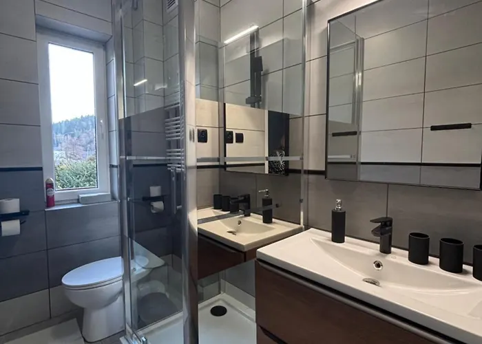 Z Tarasem Przy Kolejce Na Skrzyczne 100 Metrow Do Kolejki Mysliwska 98 Apartmán Szczyrk