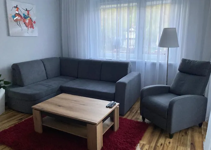 Apartmán Z Tarasem Przy Kolejce Na Skrzyczne 100 Metrow Do Kolejki Mysliwska 98 *