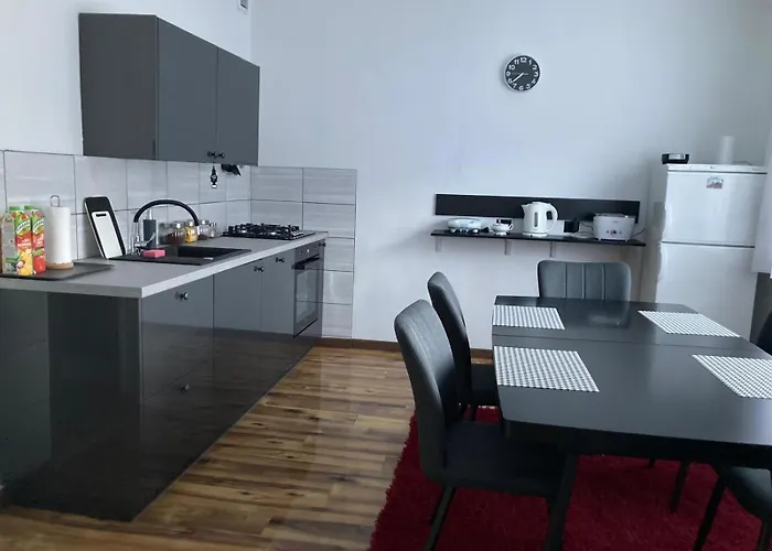 Z Tarasem Przy Kolejce Na Skrzyczne 100 Metrow Do Kolejki Mysliwska 98 Apartmán *