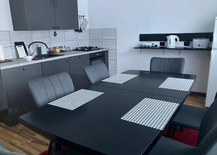 Z Tarasem Przy Kolejce Na Skrzyczne 100 Metrow Do Kolejki Mysliwska 98 * Szczyrk