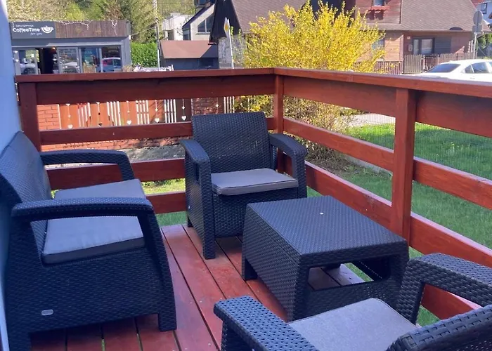 Z Tarasem Przy Kolejce Na Skrzyczne 100 Metrow Do Kolejki Mysliwska 98 * Szczyrk